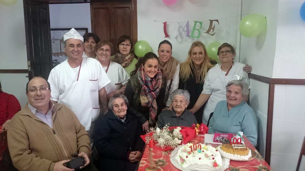 Cumpleaos centenario de Isabel Ruiz Vera